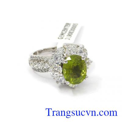 Sản phẩm Nhẫn Peridot được khách hàng bình chọn nhiều năm uy tín trên thị trường trong và ngoài nước