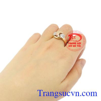 Nhẫn nữ vàng thời thượng bảo hành 12 tháng.