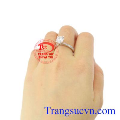 Nhẫn nữ vàng trắng tiểu thư vàng 18k giao hàng trên toàn quốc.