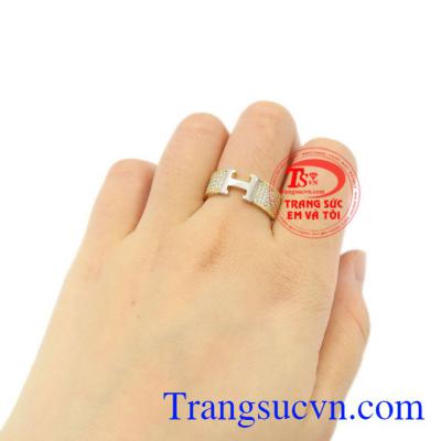 Nhẫn vàng chữ H chất lượng vàng 18k.