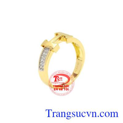 Nhẫn vàng chữ H đẹp được thiết kế độc đáo, tinh tế.