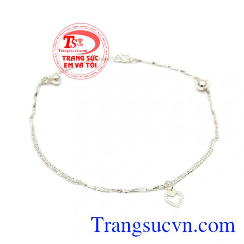 Lắc chân bạc yêu thương