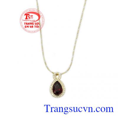 Bộ sản phẩm được nhiều khách hàng nữ ưa thích và lựa chọn,Bộ mặt dây Granat quý phái