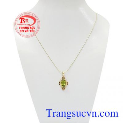 Bộ mặt dây Peridot nữ tính