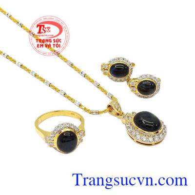 Bộ trang sức vàng Sapphire chất lượng.