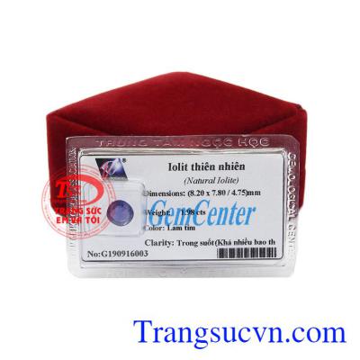 Đá Iolite là viên đá quý cho kỉ niệm thứ 21 ngày cưới. 