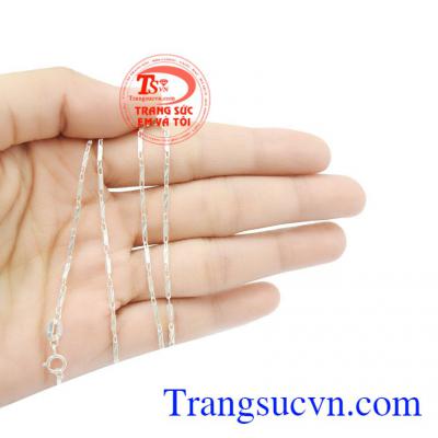 Dây chuyền bạc sang trọng, lịch lãm