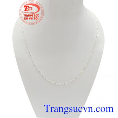 Dây chuyền bạc dịu dàng là sản phẩm chất lượng bạc 925 cao cấp, được thiết kế độc đáo, sang trọng