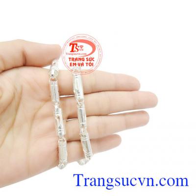 Dây chuyền bạc sang trọng