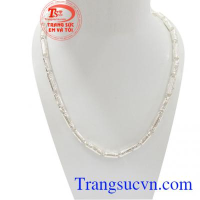Dây chuyền bạc hoài bão toát lên vẻ đẹp hiện đại, sang trọng cho phái mạnh