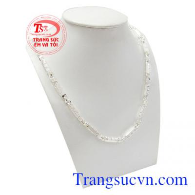 Dây chuyền bạc phong cách cá tính mang lại vẻ đẹp mạnh mẽ cho người đeo