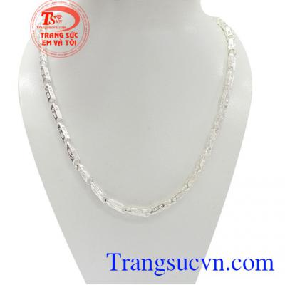 Dây chuyền nam chất lượng là sản phẩm đẳng cấp vô cùng sang trọng và lịch lãm