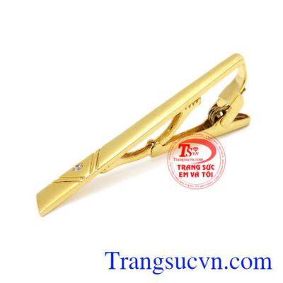  Kẹp caravat thanh lịch vàng 14k là món phụ kiện cần thiết cho những buổi lễ, tiệc long trọng, trang nghiêm.