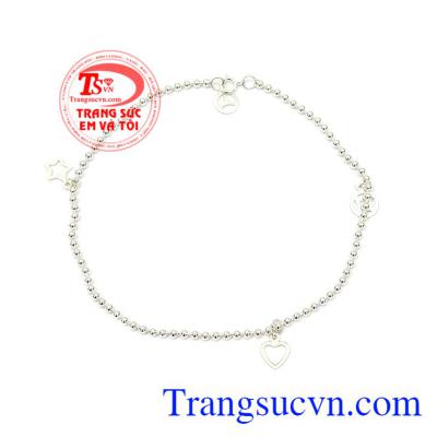 Lắc chân bi đáng yêu được thiết kế với kiểu dáng độc đáo, thích hợp làm quà tặng cho người thân và bạn bè.