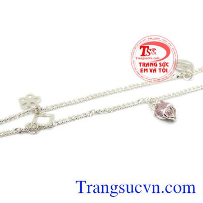 Sản phẩm có thể kết hợp cùng nhiều trang phục khác nhau. Lắc chân nữ dịu dàng