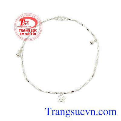 Lắc chân nữ phong cách giúp thể hiện cá tính của người dùng.