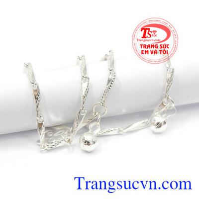 Lắc chân thích hợp làm quà tặng cho người thân và bạn bè. Lắc chân nữ phong cách.