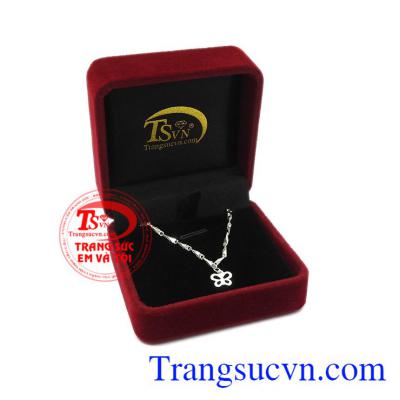 Lắc chân nữ phong cách
