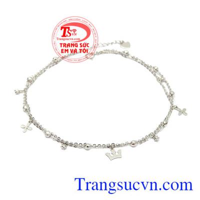 Lắc chân vàng trắng duyên dáng thích hợp với nhiều kiểu trang phục. 