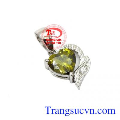 Mặt dây đẹp xinh xắn dễ dàng kết hợp với dây chuyền vàng