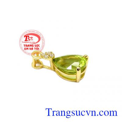 Sản phẩm kết hợp vàng tây và đá peridot hợp mệnh mang đến sự bình an và thịnh vượng,Mặt dây peridot thiên nhiên