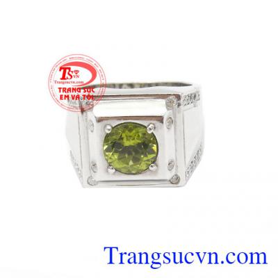 Đá peridot mang ý nghĩa sung túc, may mắn và hạnh phúc