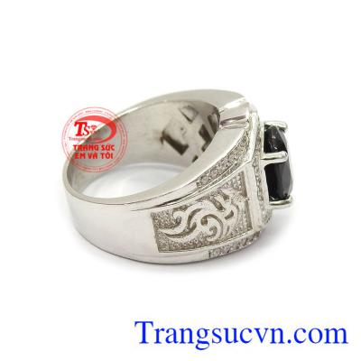 Nhẫn bạc nam Sapphire thời thượng là món quà tuyệt vời cho người yêu thương những dịp ý nghĩa.