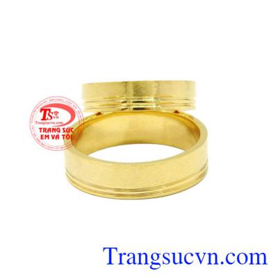 Nhẫn cưới vàng trơn 10k sẽ là sự lựa chọn hoàn hảo dành cho những cặp đôi sắp cưới.