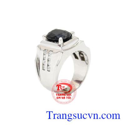 Nhẫn nam bạc Sapphire đẹp được chế tác theo công nghệ cao cấp, đường nét tỉ mỉ.