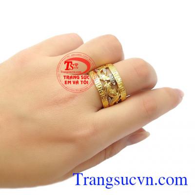 Sản phẩm thích hợp làm quà tặng cho nam giới để làm tăng sự nổi bật, vẻ nam tính và khẳng định đẳng cấp cho phái mạnh,Nhẫn nam chạm khắc rồng