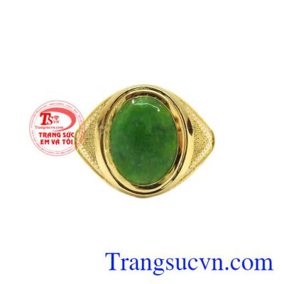 Nhẫn nam ngón út ngọc cẩm thạch đeo hợp thời trang.