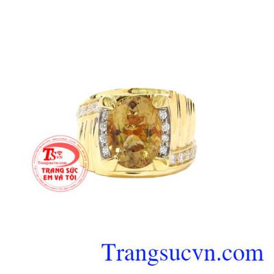 Nhẫn nam vàng Citrine sang trọng được chế tác tỉ mỉ từ đá thạch anh vàng thiên nhiên và vàng 14k.