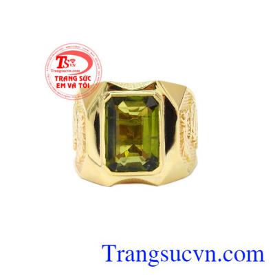 Nhẫn nam vàng Peridot chất lượng mang lại sự may mắn trong tình yêu, hạnh phúc bền chặt.