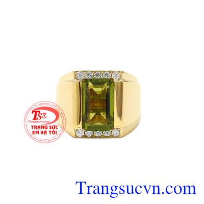 Nhẫn nam vàng peridot đẹp đem lại vẻ sang trọng, tinh tế cho người đeo.