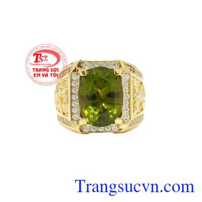 Nhẫn nam vàng Peridot sang trọng mang lại sự sang trọng, quyền lực cho người đeo.