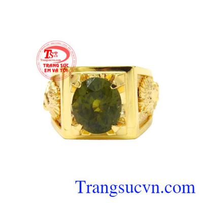 Trong tiếng Hy Lạp Peridot có nghĩa là sự sung túc, đá Peridot mang lại may mắn cho người đeo.