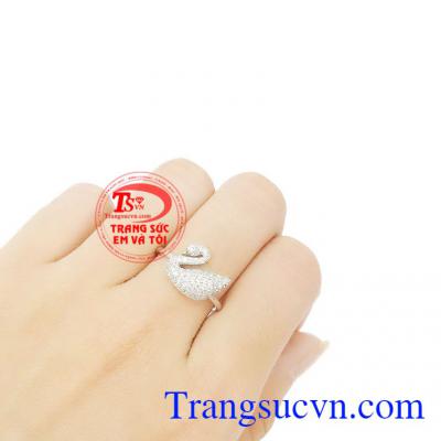 Nhẫn nữ vàng trắng thời trang, đẳng cấp