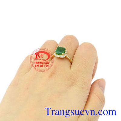 Nhẫn nữ vàng Emerald thiên nhiên
