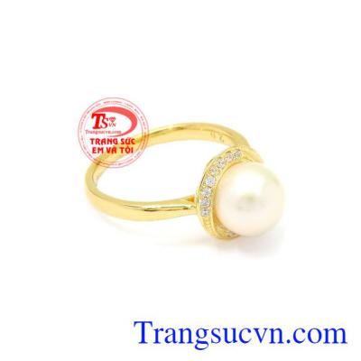 Từ thời xa xưa ngọc trai đã được ưa chuộng bởi những nhà quý tộc, vua chúa. Nhẫn nữ vàng ngọc trai đẹp