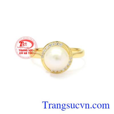 Ngọc trai là viên ngọc được yêu thích nhất mọi thời đại. Nhẫn nữ vàng ngọc trai đẹp