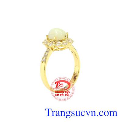 Nhẫn nữ vàng Opal được chế tác từ đá Opal quý thiên nhiên và vàng 14k.