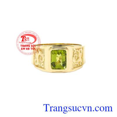 Nhẫn nữ vàng Peridot tinh tế được nhiều khách hàng yêu thích bởi vẻ sang trọng, cá tính của nó.