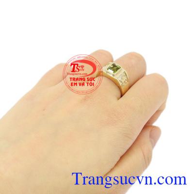 Nhẫn nữ vàng Peridot tinh tế đẹp.
