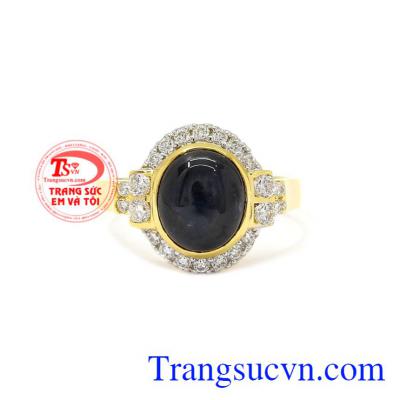 Nhẫn nữ vàng Sapphire sang trọng dành cho những quý cô yêu thích sự sang trọng, quý phái.