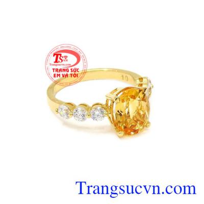 Nhẫn nữ vàng thạch anh vàng hợp thời trang.
