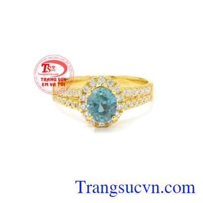 Nhẫn nữ vàng Zircon đẹp có thể kết hợp với nhiều kiểu quần áo, đeo hợp thời trang.