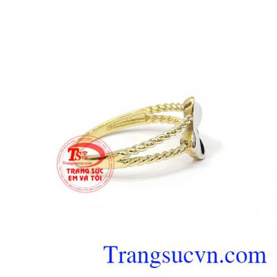 Nhẫn nữ trái tim xinh xắn mang lại vẻ đẹp thanh lịch cho người đeo