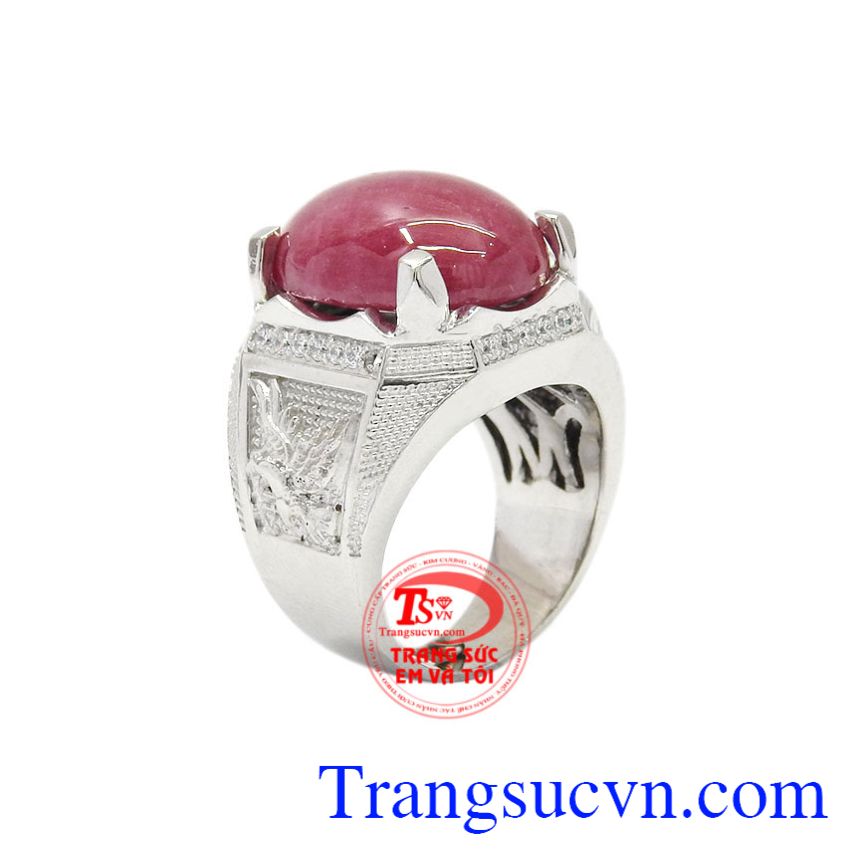 Nhẫn nam bạc Ruby được chế tác từ đá Ruby thiên nhiên và bạc chạm khắc đại bàng.
