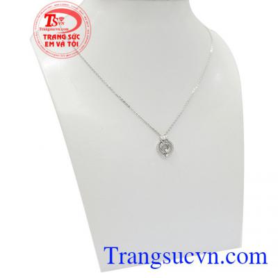 Bộ dây chuyền vàng trắng thanh lịch và cá tính là xu hướng được giới trẻ yêu thích