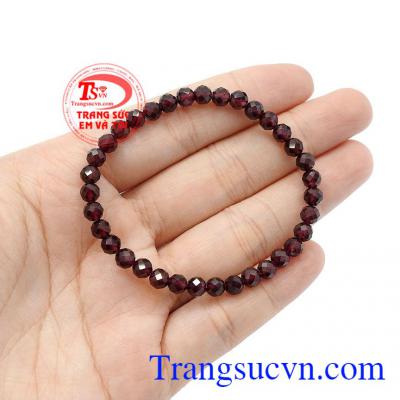 Chuỗi Garnet mang lại nét đẹp nữ tính, tinh tế cho người đeo,Chuỗi tay Garnet 5 ly